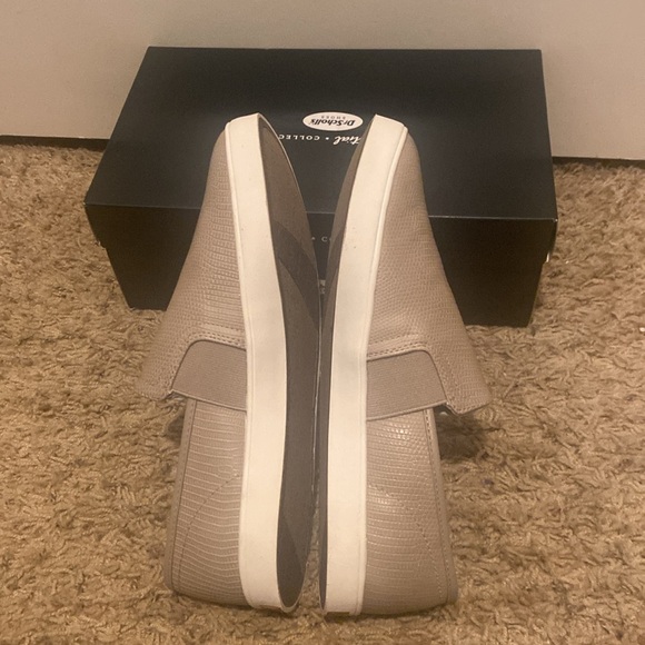 Dr. Scholl's Luna Slip-on Taupe Flats with White Sole. Women’s Size 10 - Picture 5 of 10